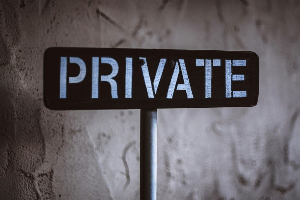 private-banner