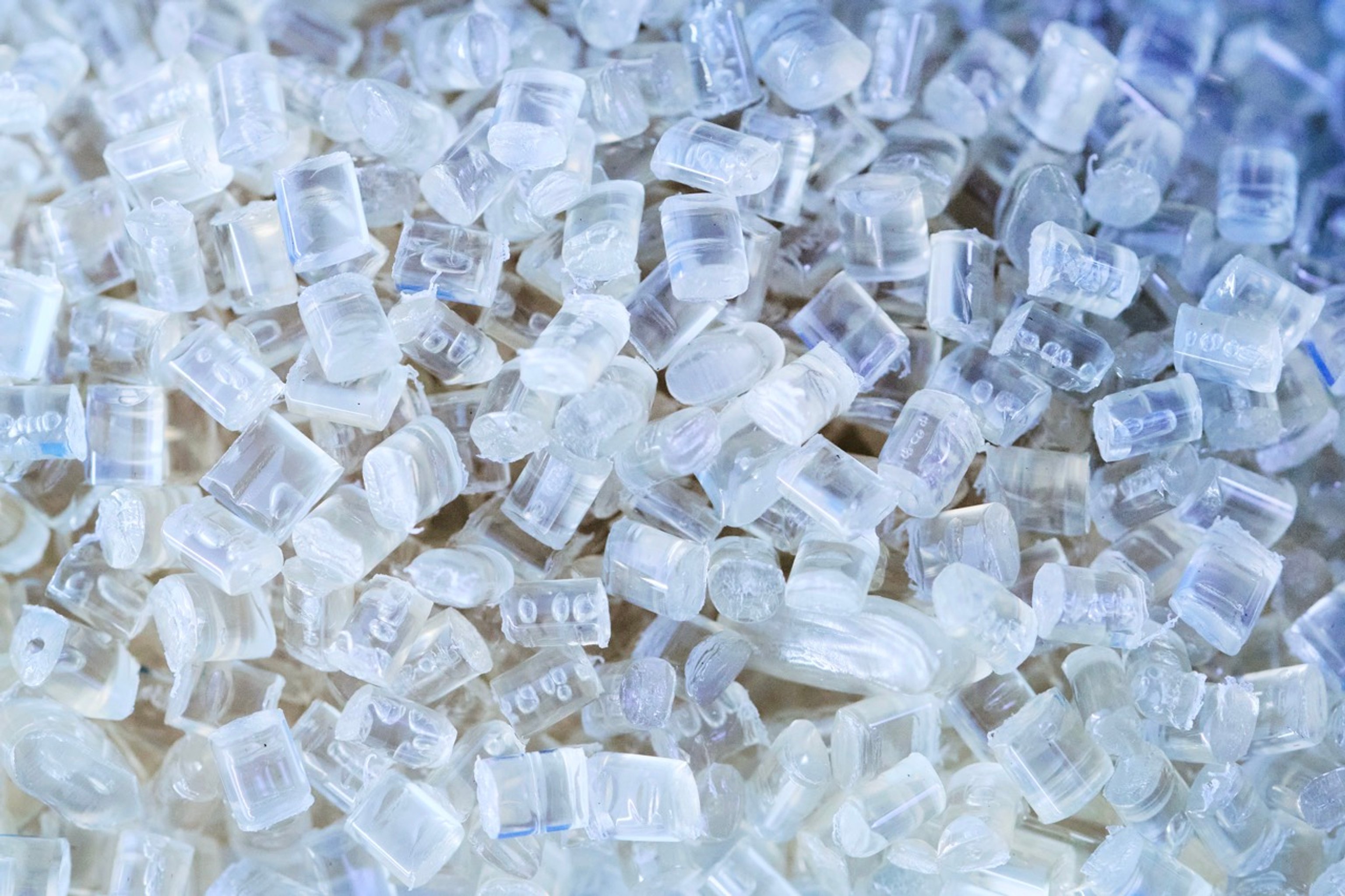 Rising pellets of enzymatically recycled polyester