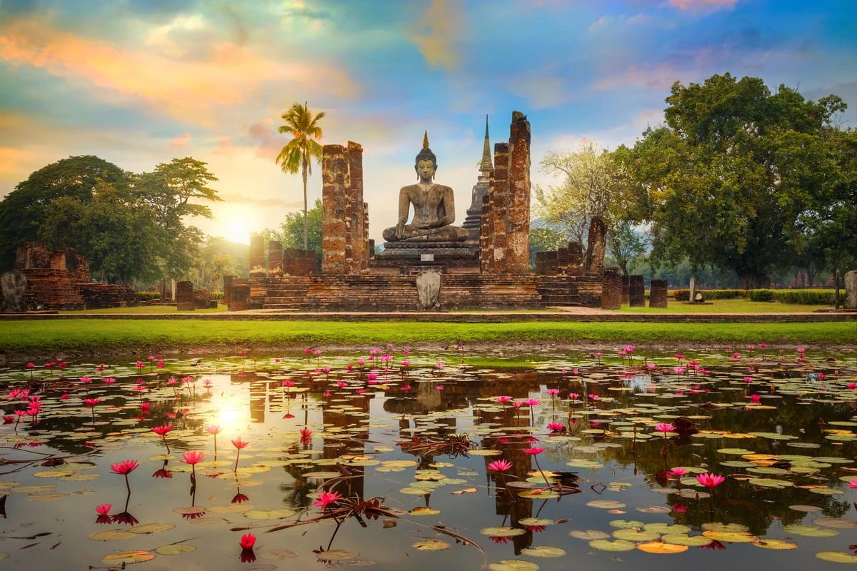 Une statut de Bouddha dans un temple en Thaïlande