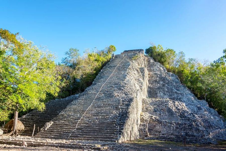 Pyramide du site archéologique de Coba, un lieu historique près de Tulum.