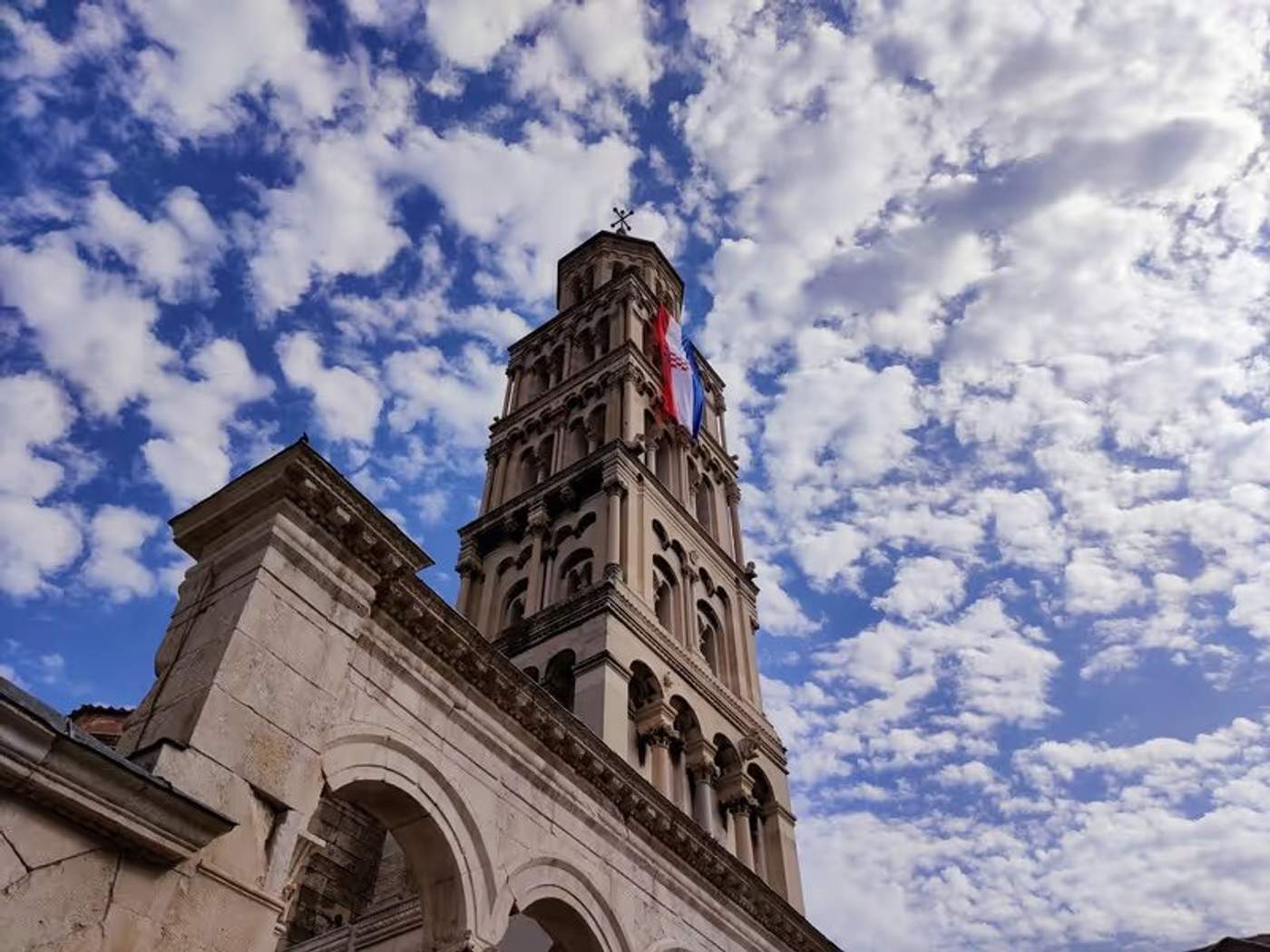 Split · le Palais de Dioclétien et la Riva en soirée