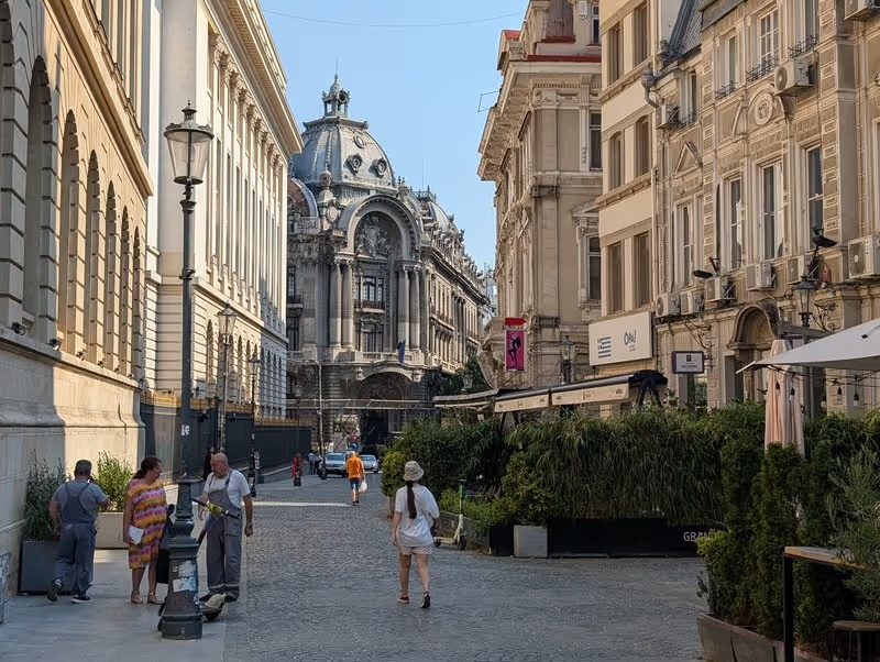 Jour 1 à 2 - Bucarest : premières découvertes entre traditions et modernité