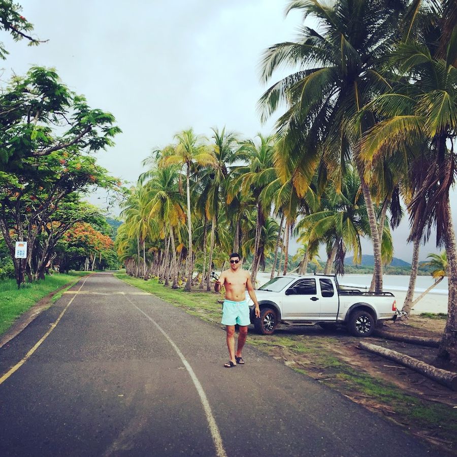 La route principa à Playa Carillo, Samara au Costa Rica