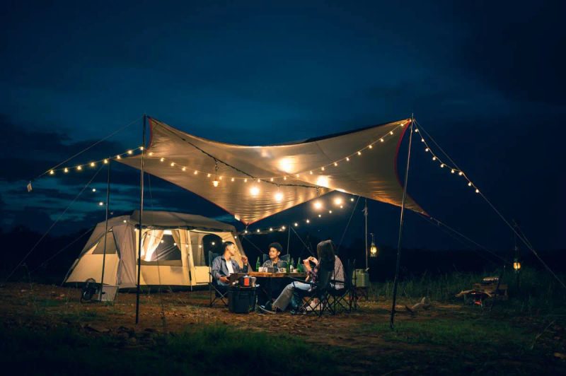 Des amis en camping