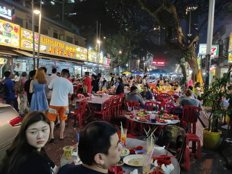 La rue Jalan Alors de nuit à Kuala Lumpur
