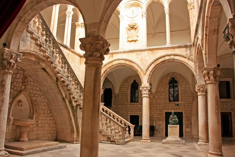Intérieur du Palais du Recteur