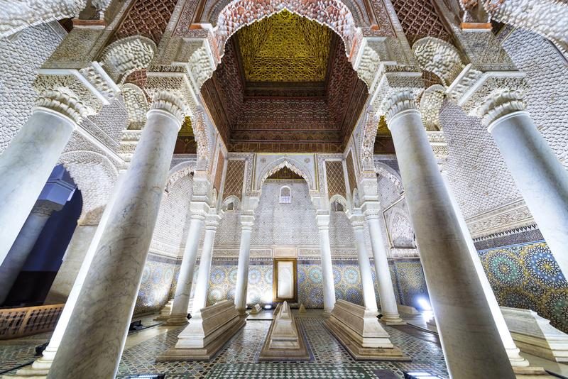 Détails architecturaux des Tombeaux Saadiens à Marrakech