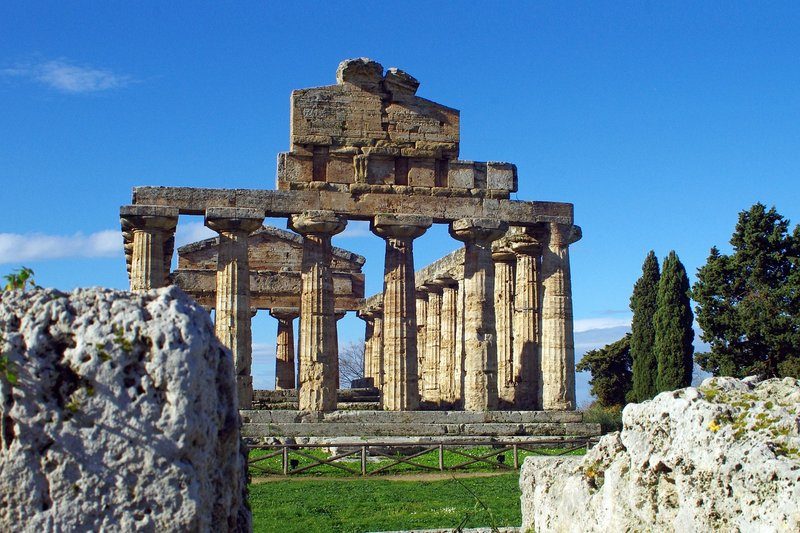 Vue sur les anciennes ruines de Salerne sur la côte amalfitaine.