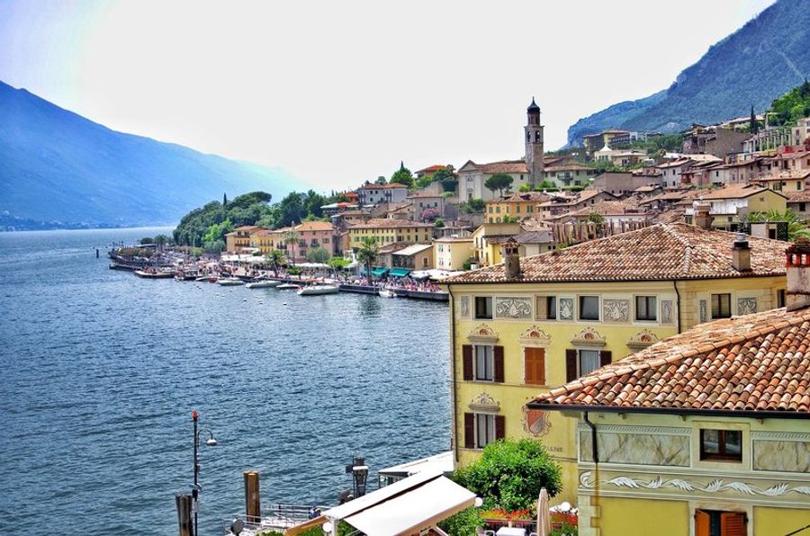 Vue pittoresque du Lac de Garde, près de Vérone, Italie.