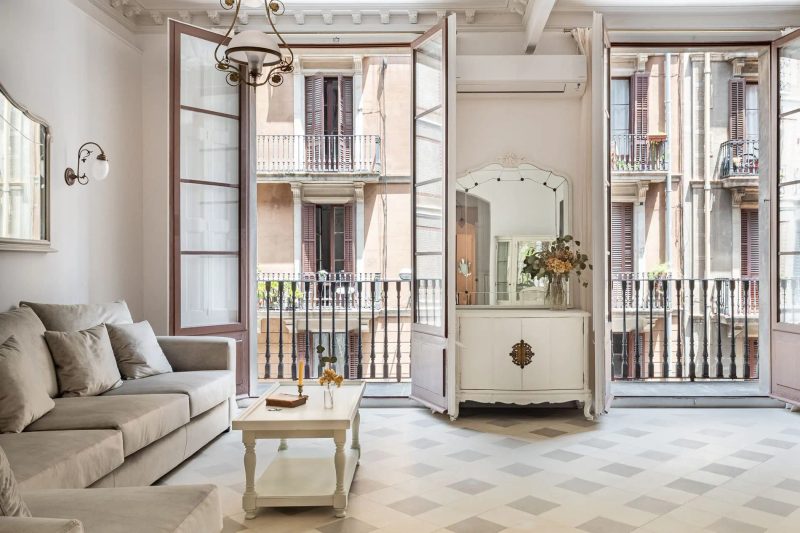 Le salon d'un hébergement à Barcelone