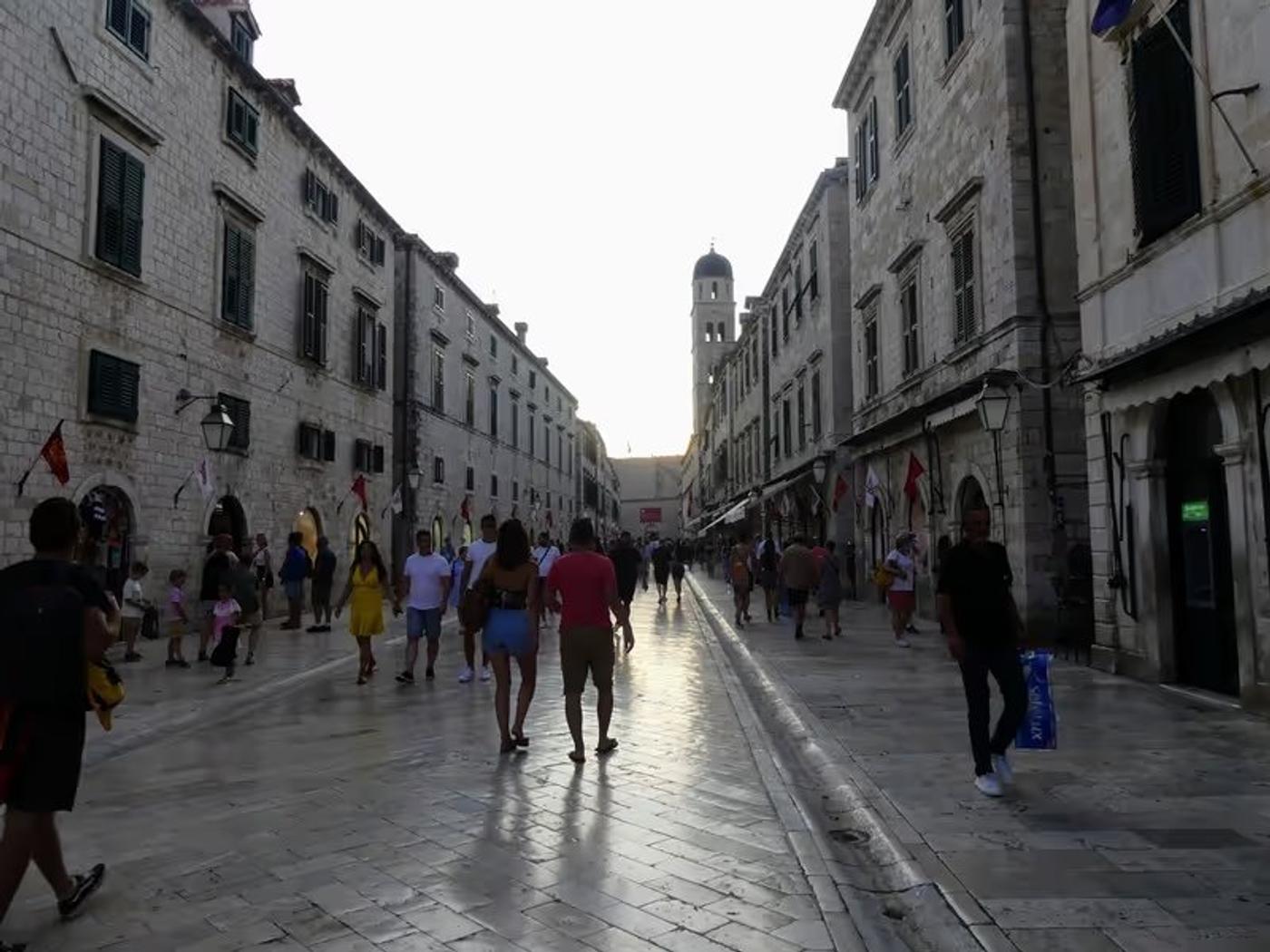 Dubrovnik · les remparts médiévaux et la mer Adriatique