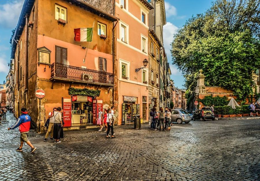 Une rue pittoresque du quartier Trastevere à Rome.