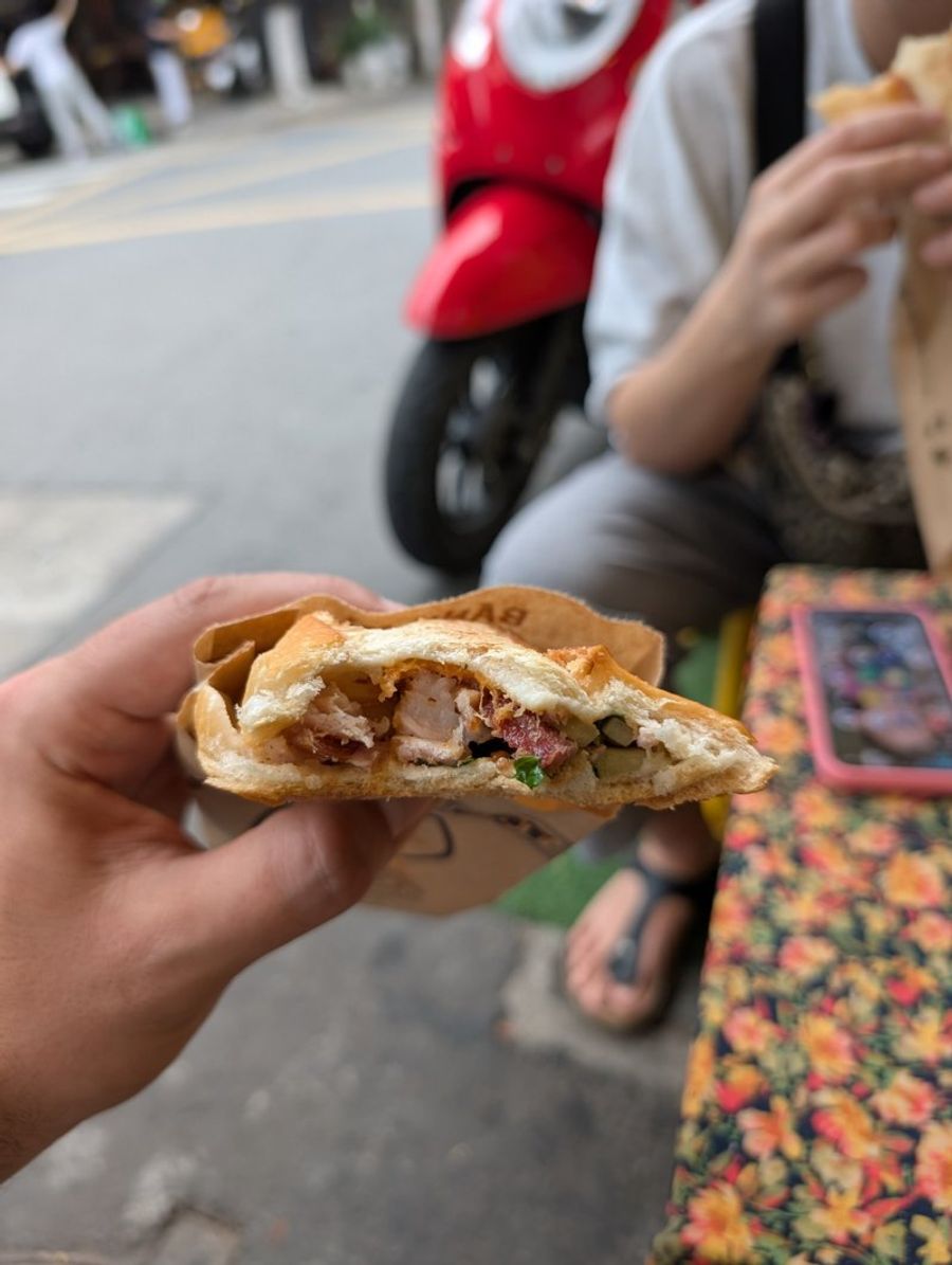 Banh Mi au porc grillé de Heo Nuong Lu Ong Phu Dat à Da Nang
