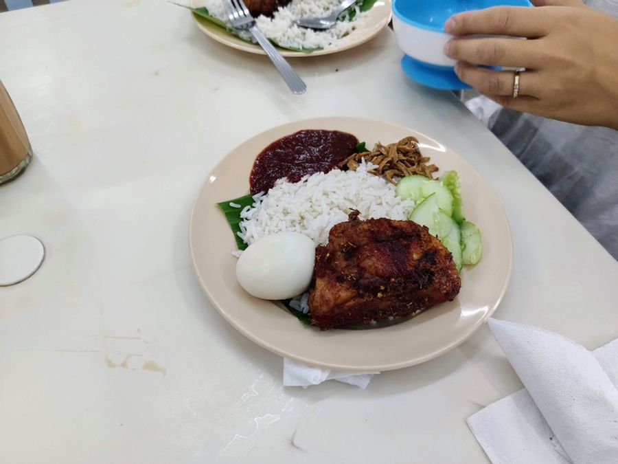 Un plat de Nasi Lemak en Malaisie
