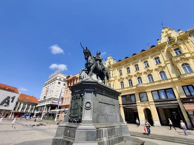 La statue équestre de Ban Jelačić à Zagreb en Croatie