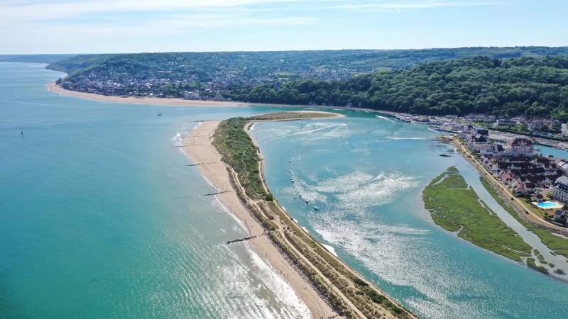 Une vue aérienne de Cabourg