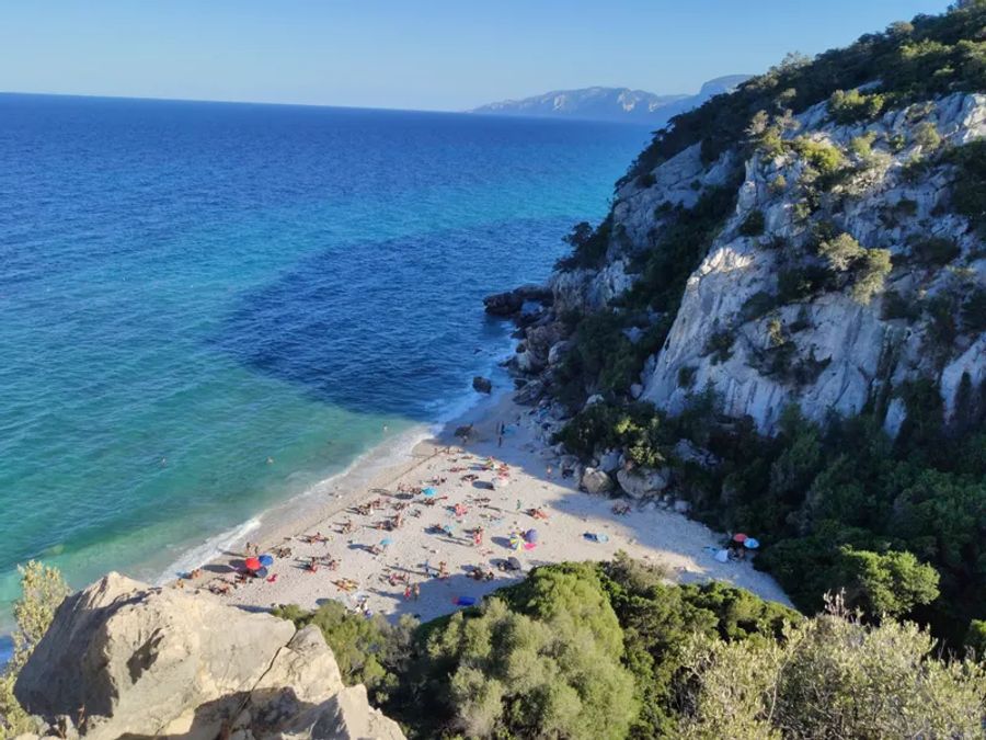 Visite de la plage de Cala Fuili à Dorgali lors de notre road trip en Sardaigne