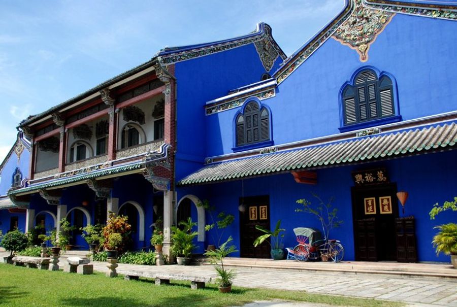 La Blue Mansion à Penang, Malaisie, célèbre pour sa façade bleue et son architecture chinoise traditionnelle.