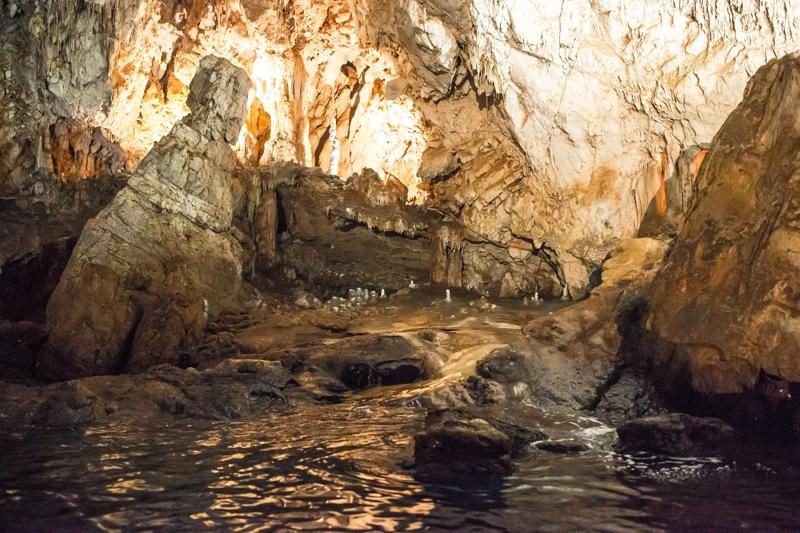 Intérieur des grottes d