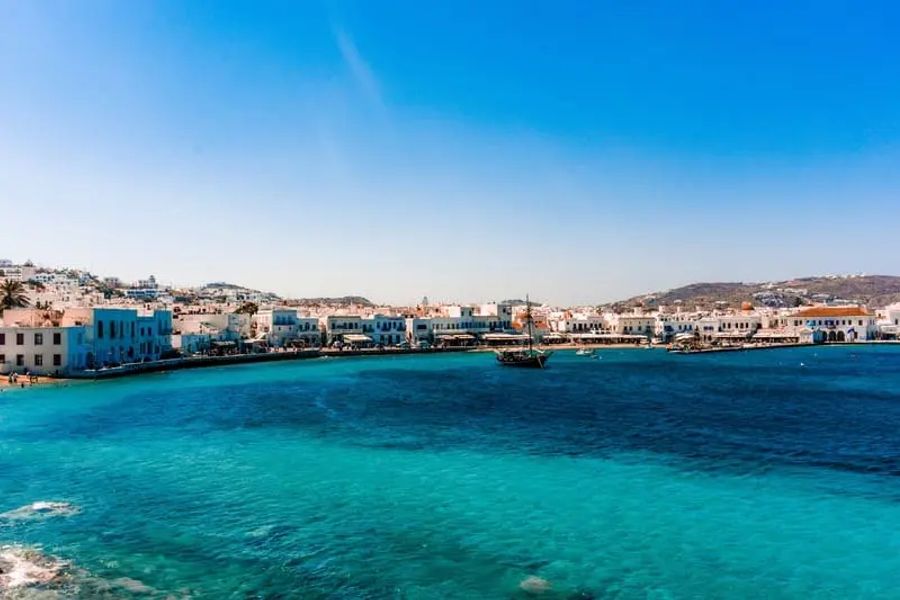 Vue sur le port de Mykonos