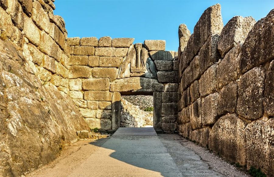 Entrée monumentale des murs de Mycènes, vestiges historiques près de Nauplie, Grèce.