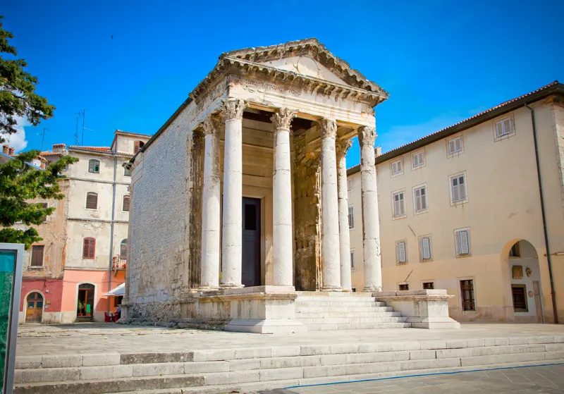 Le forum à Pula en Croatie