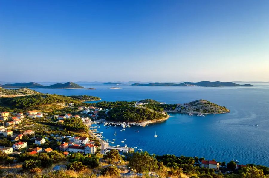 Vue aérienne du Parc national des Kornati à Zadar en Croatie