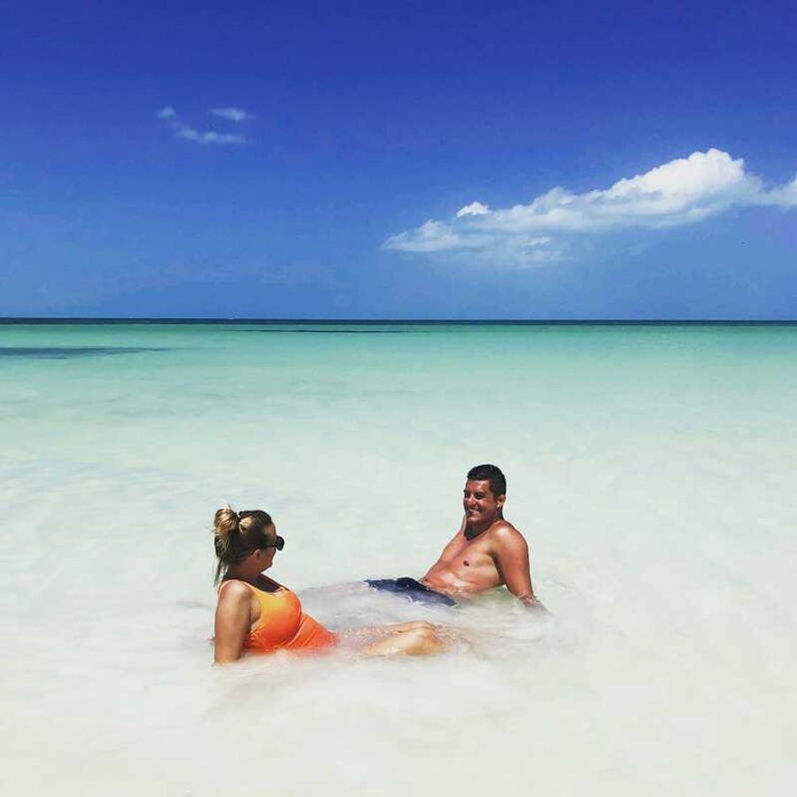 Eaux turquoises et plage de sable blanc à Holbox au Mexique
