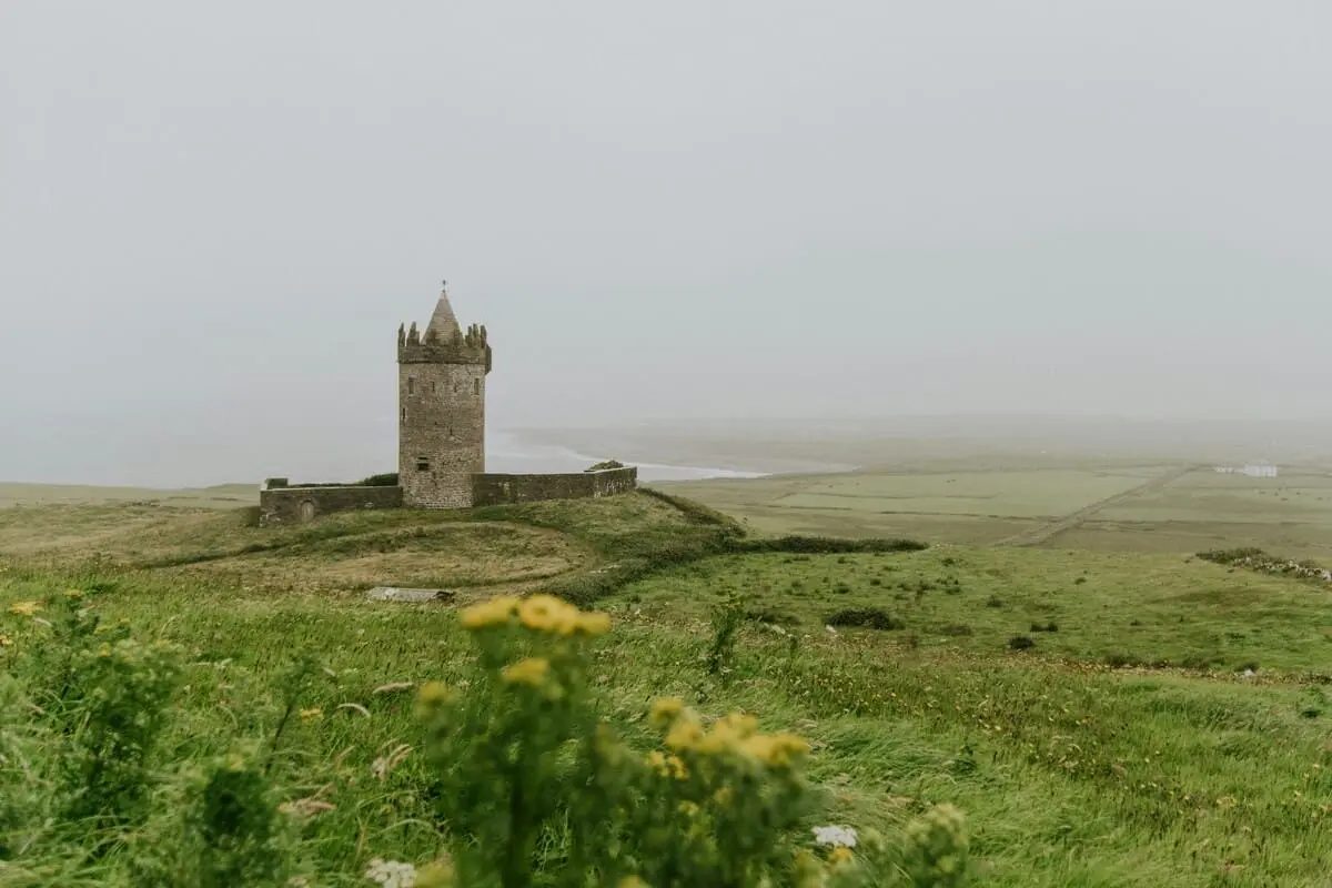Un château dans les plaines irlandaise