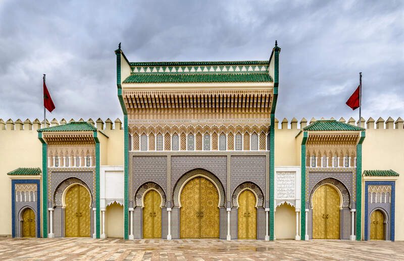 Portes dorées monumentales du Palais Royal de Fès au Maroc