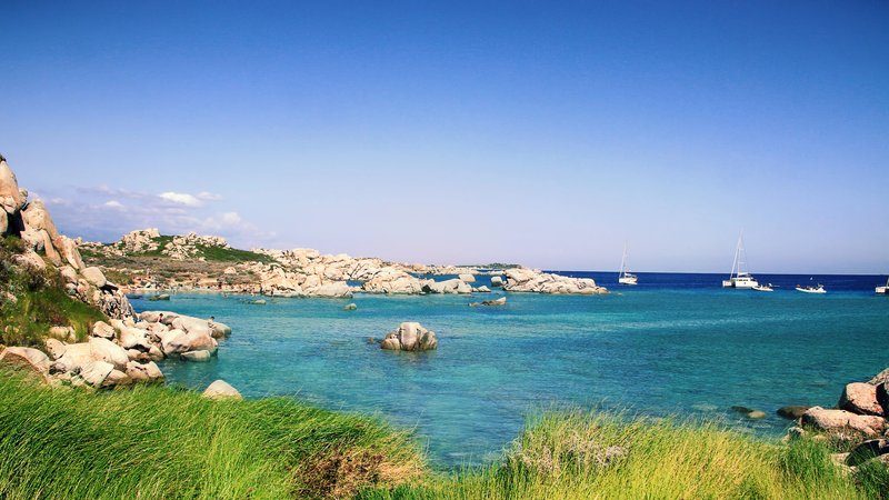 Les îles Lavezzi en Corse, un ensemble de criques et d