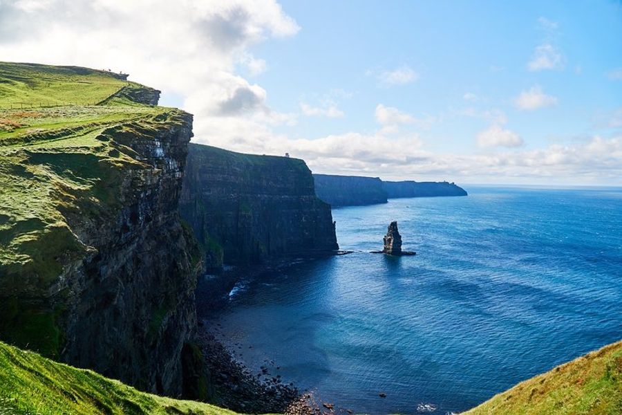 Vue spectaculaire des falaises de Moher au bord de l
