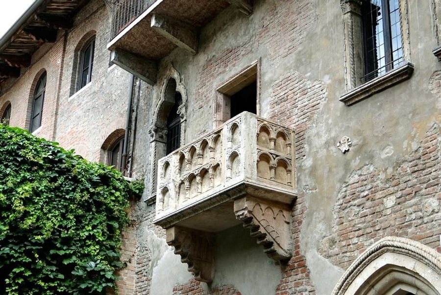 Le célèbre balcon de la maison de Juliette à Vérone, Italie.
