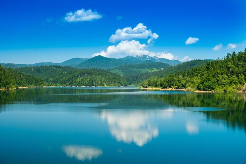 Paysage serein du parc national, parfait pour les randonnées et l