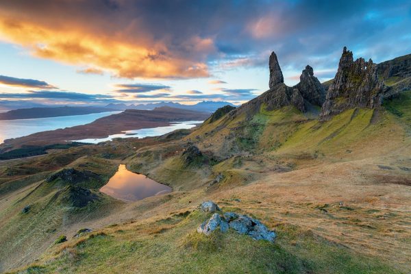 Old Man of Storr sur l’île de Skye au coucher du soleil, pendant un road trip en Écosse