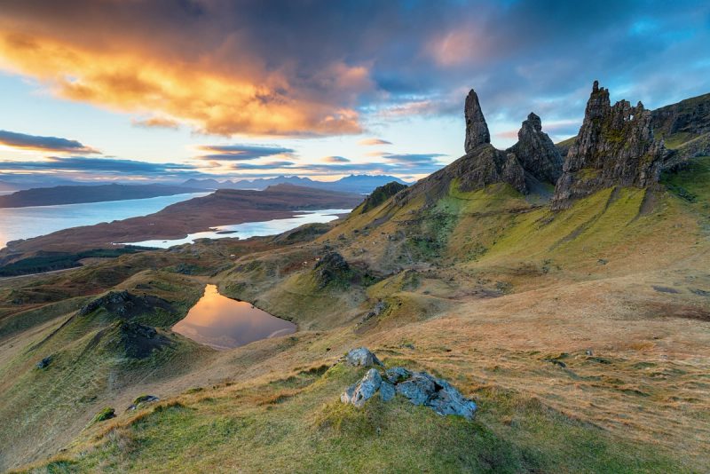 Old Man of Storr sur l’île de Skye au coucher du soleil, pendant un road trip en Écosse