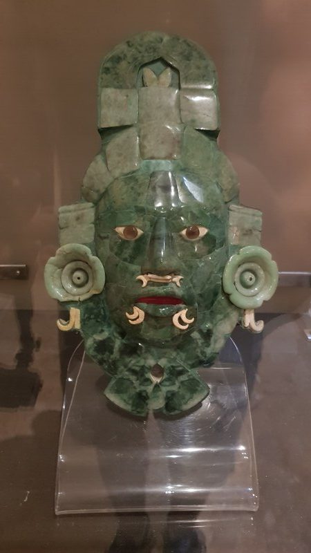 Le masque mortuaire de Jade au musée de l