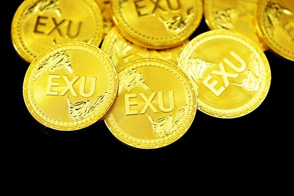 Gold Spikes $57 on Dollar Weakness—US-Iran Drama Unfolds