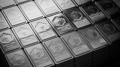 Silver Plunges 5.4% — Fed's Rate Hike Fears Dwarf Iran Peace Deal