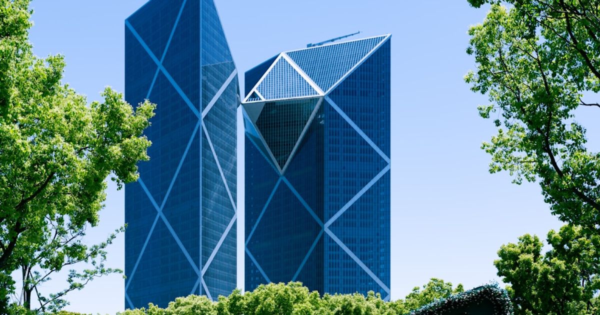 Crypto Markets Tumble as Nasdaq's Tech Woes Spill Over