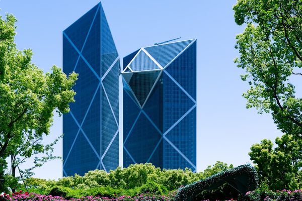 Crypto Markets Tumble as Nasdaq's Tech Woes Spill Over