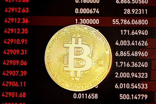 Bitcoin Surges to Key Resistance Amid Institutional Accumulation