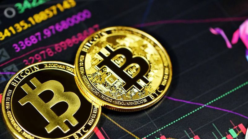 Bitcoin Faces Potential Crash to $60K Amid Market Uncertainty