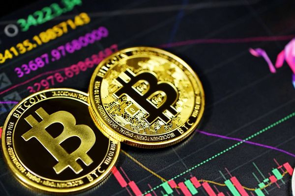 Bitcoin Faces Potential Crash to $60K Amid Market Uncertainty