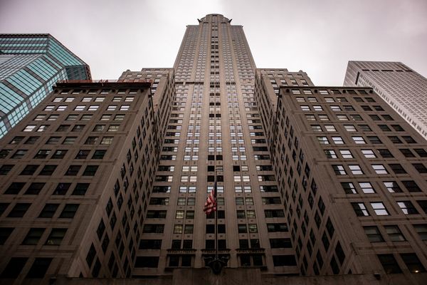 New York Fed President Warns of Economic Stagflation Risks Amid Iran War