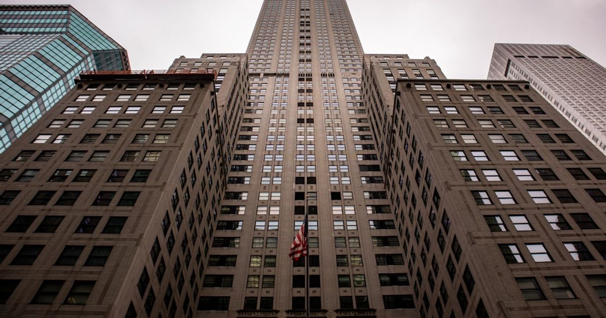 New York Fed President Warns of Economic Stagflation Risks Amid Iran War