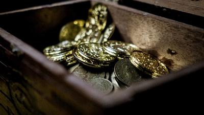 Silver Surges 3% Amid Iran Deal Optimism — Gold Trails with 1.3% Gain