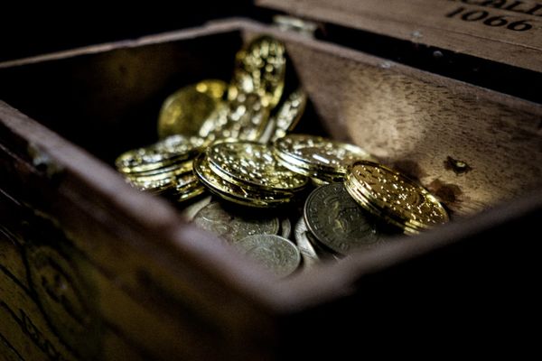 Silver Surges 3% Amid Iran Deal Optimism — Gold Trails with 1.3% Gain