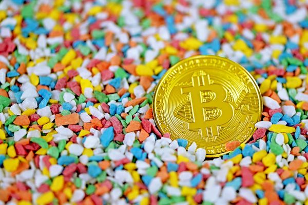 Bitcoin Shorts Above $70K Face Liquidation Risk Amid Deleveraging