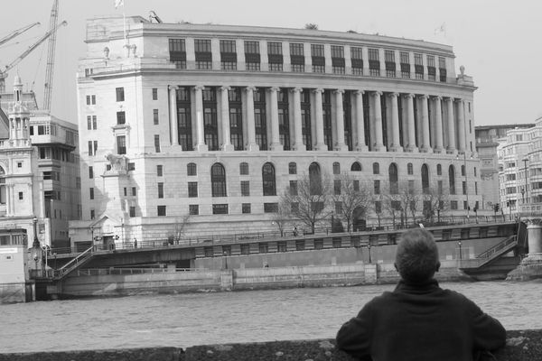 Threats to Federal Reserve Independence Loom Amid Political Pressure